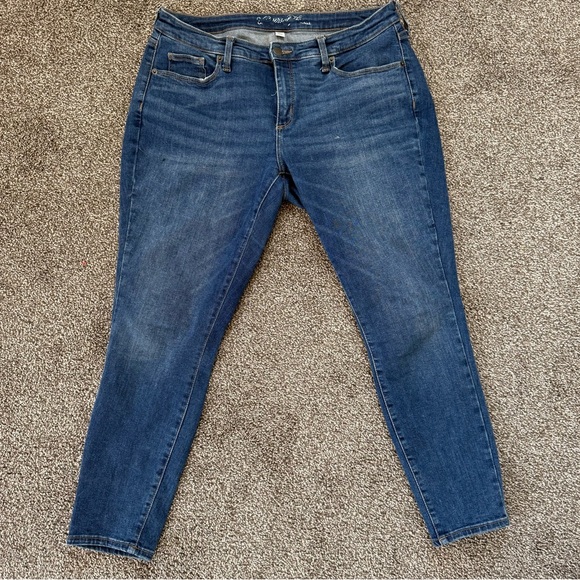 Universal Thread Jeans - Picture 1 of 9